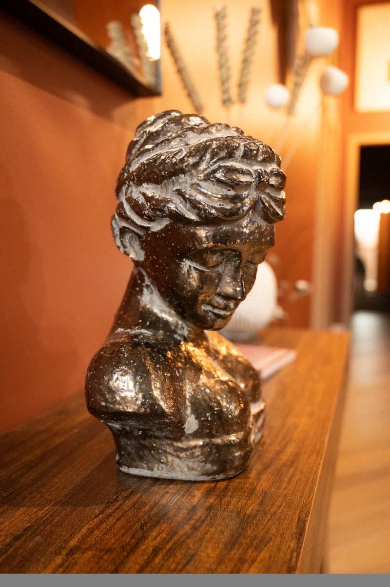 Statue femme Le Nid d'Aglaia